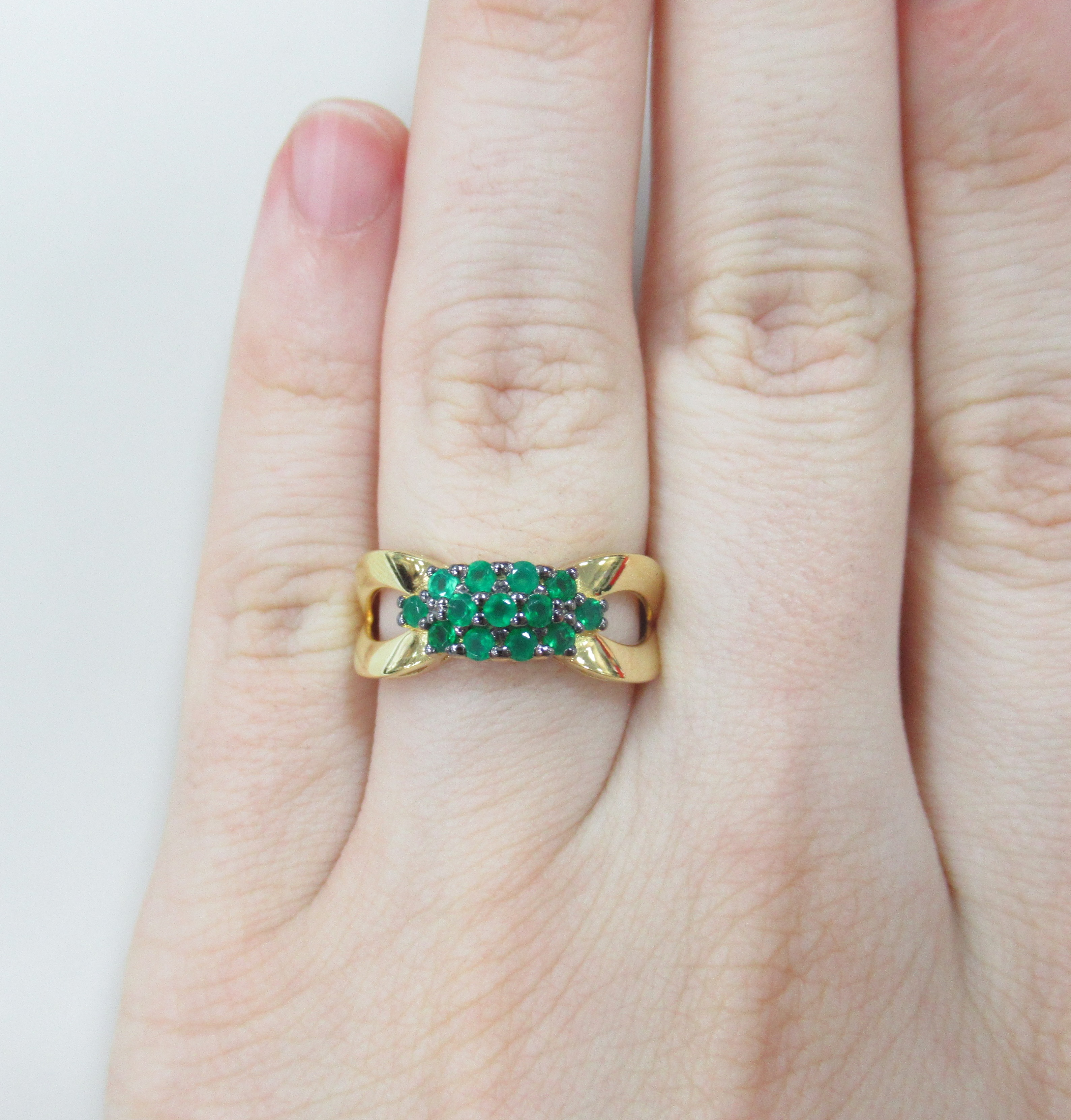 Серебряное кольцо с агатами